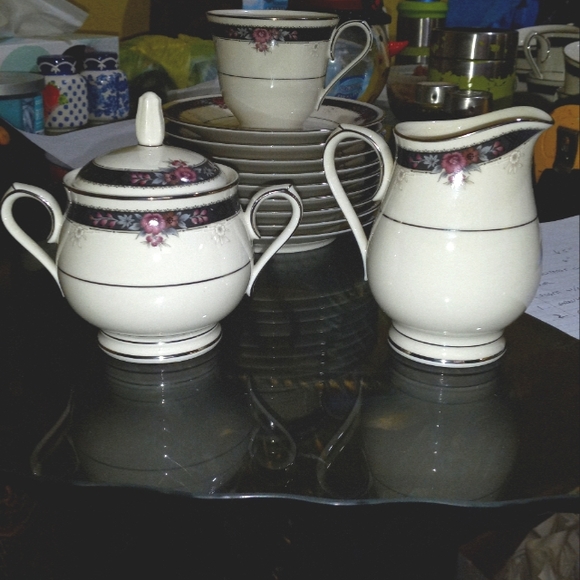 Noritake Other - Noritake Etienne ivory china Cream and Sugar set w/ lid